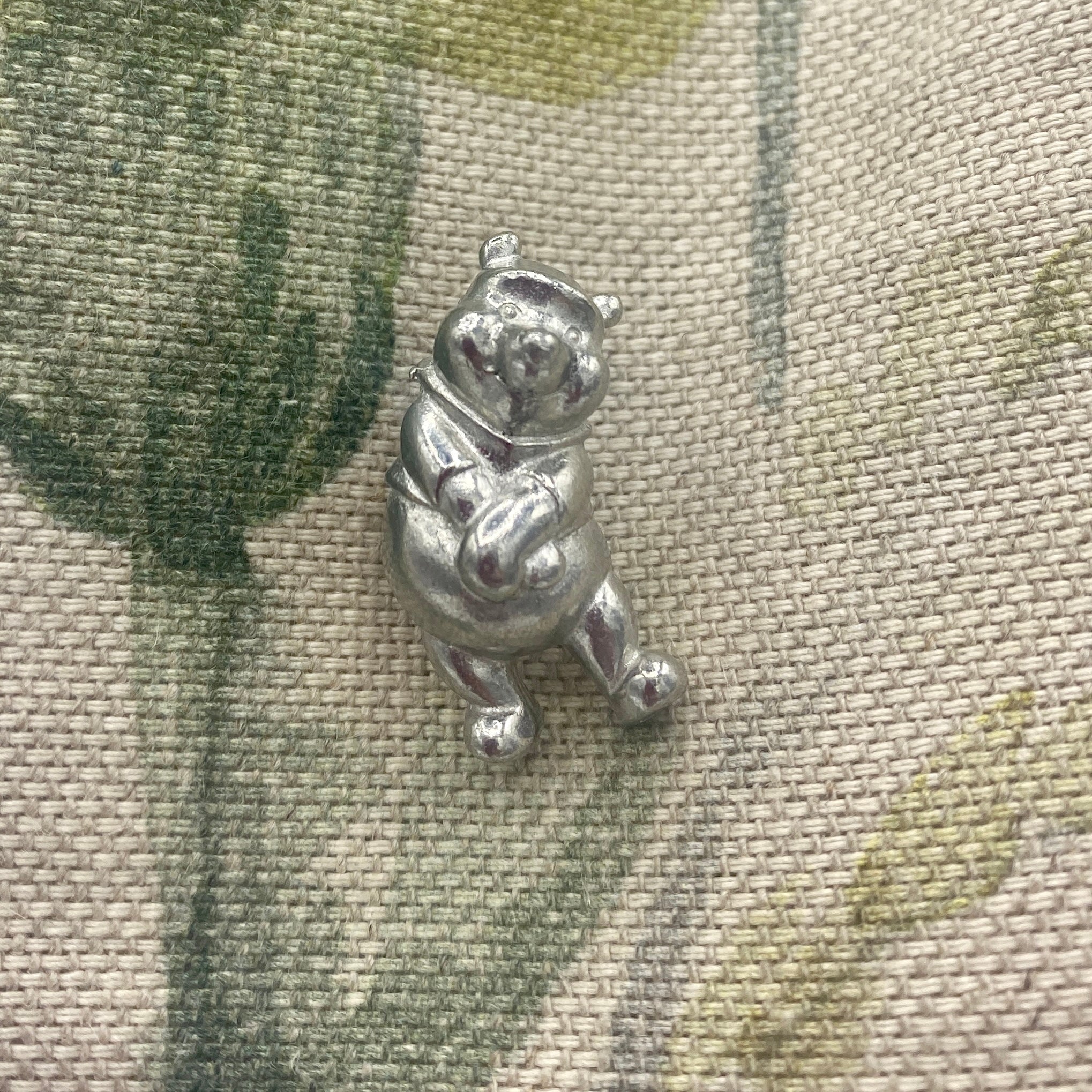 Winnie the Pooh Metal Pin Badge